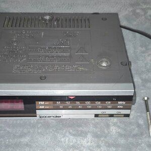 Vintage GE General Electric Spacemaker Under Cabinet AM/FM Clock Radio 7-4217B